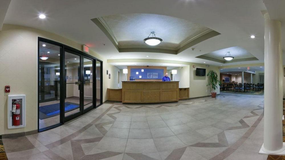 Holiday Inn Express & Suites Carneys Point - Pennsville By Ihg Ngoại thất bức ảnh