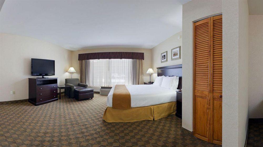Holiday Inn Express & Suites Carneys Point - Pennsville By Ihg Ngoại thất bức ảnh
