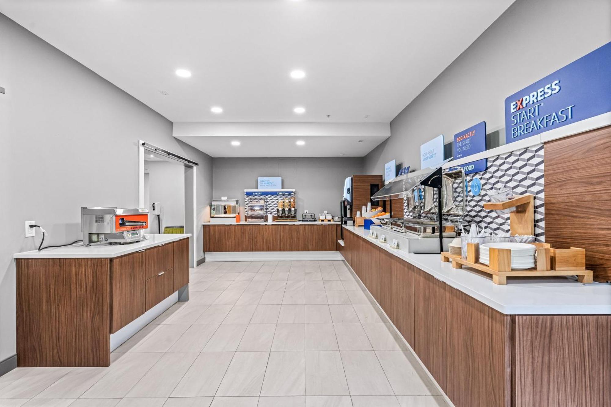 Holiday Inn Express & Suites Carneys Point - Pennsville By Ihg Ngoại thất bức ảnh
