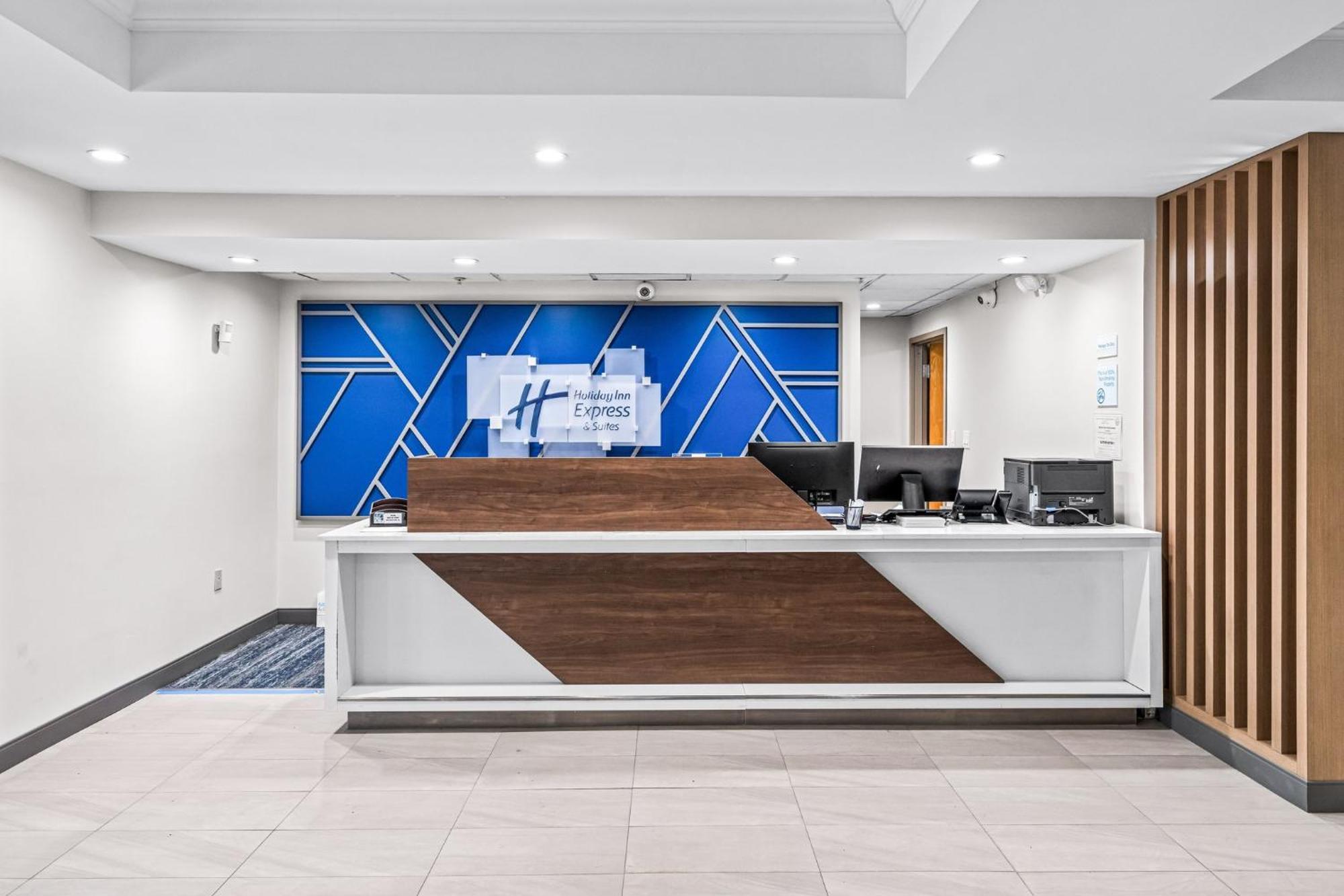 Holiday Inn Express & Suites Carneys Point - Pennsville By Ihg Ngoại thất bức ảnh