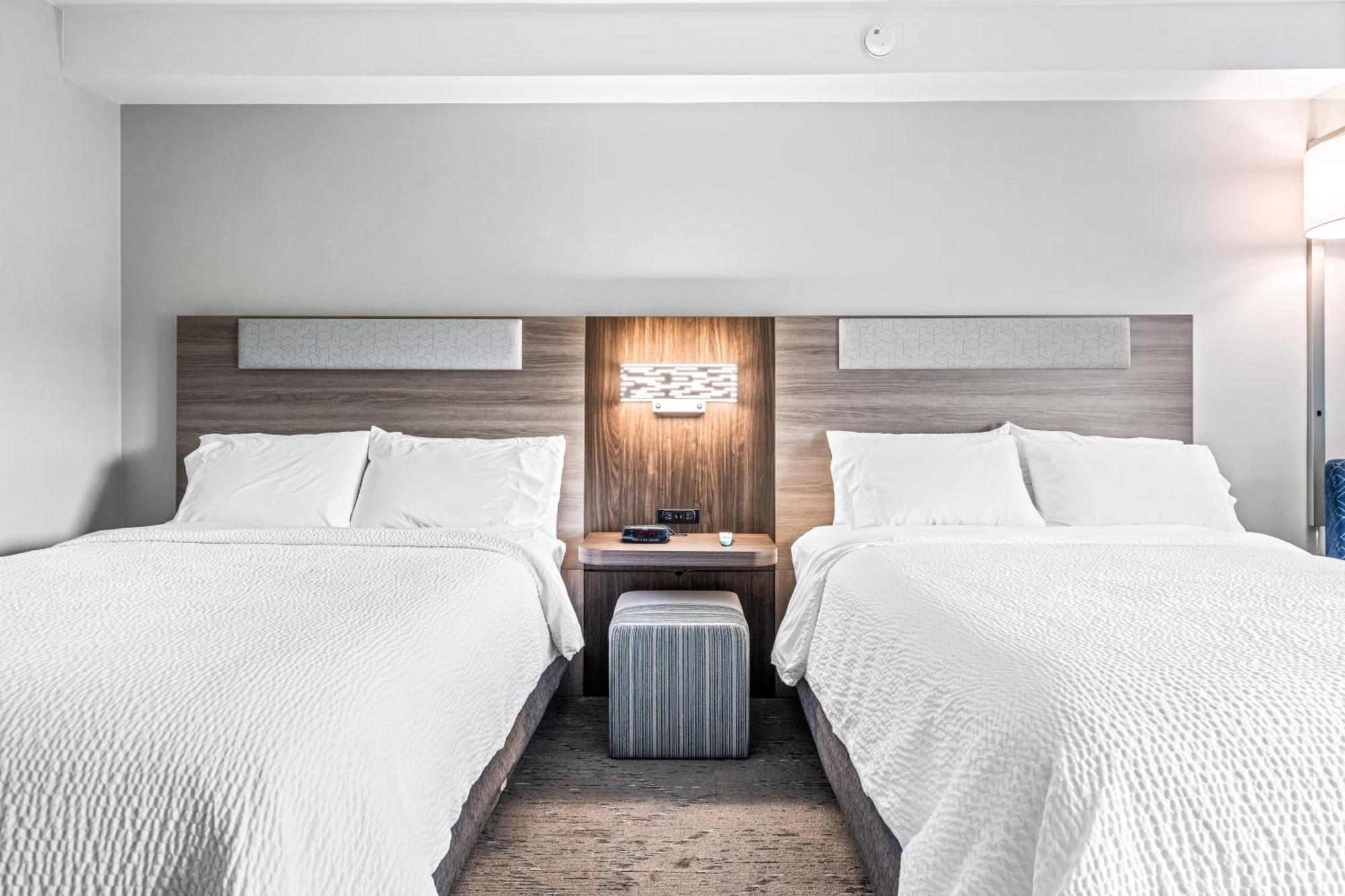 Holiday Inn Express & Suites Carneys Point - Pennsville By Ihg Ngoại thất bức ảnh