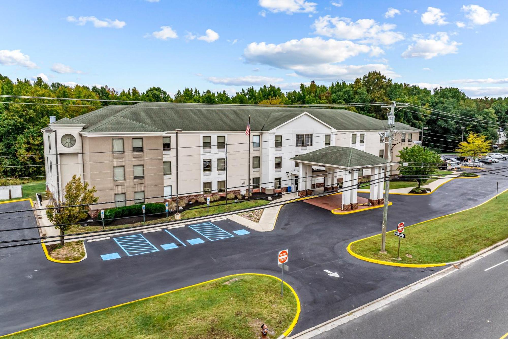 Holiday Inn Express & Suites Carneys Point - Pennsville By Ihg Ngoại thất bức ảnh