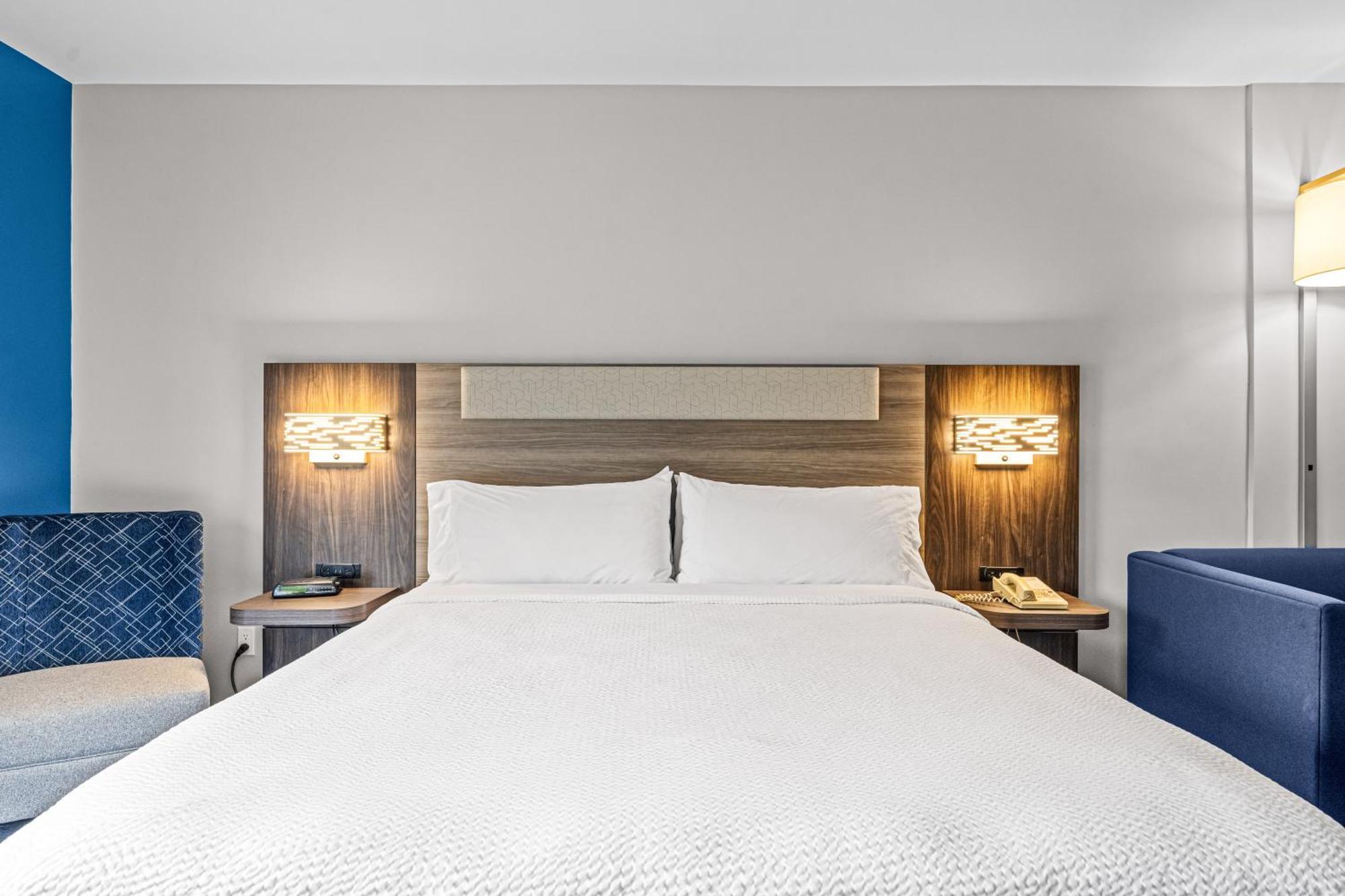 Holiday Inn Express & Suites Carneys Point - Pennsville By Ihg Ngoại thất bức ảnh